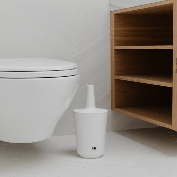 NSIMG-SHA256:9525563799b990d346bc072d0bebbecf1dc85fabd32939de45fb7755ef6cec1d · Isalbi Umbra Step/Corsa Toilet Brush White