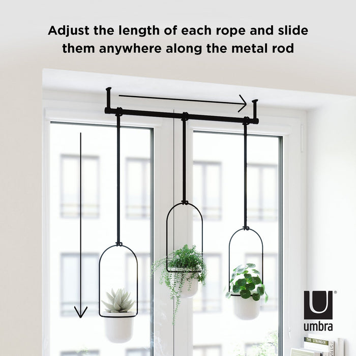 NSIMG-SHA256:28b542ad065f6c50c7b1f4bf6280c8cfb7c5bffa87cb51b236bdb1ccb6123b69 · Isalbi Umbra Triflora Hanging Planter White & Black