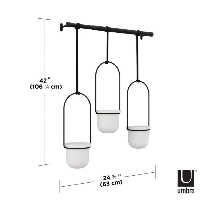 NSIMG-SHA256:ecf78eaf0a3d5f76957dbbd378defebd5629aa9ae41ce1845f4f1287508023ed · Isalbi Umbra Triflora Hanging Planter White & Black