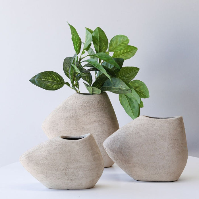 2 set Shard Vases Sand - (M) 21cm tall x 28cm wide x 9.5cm thick