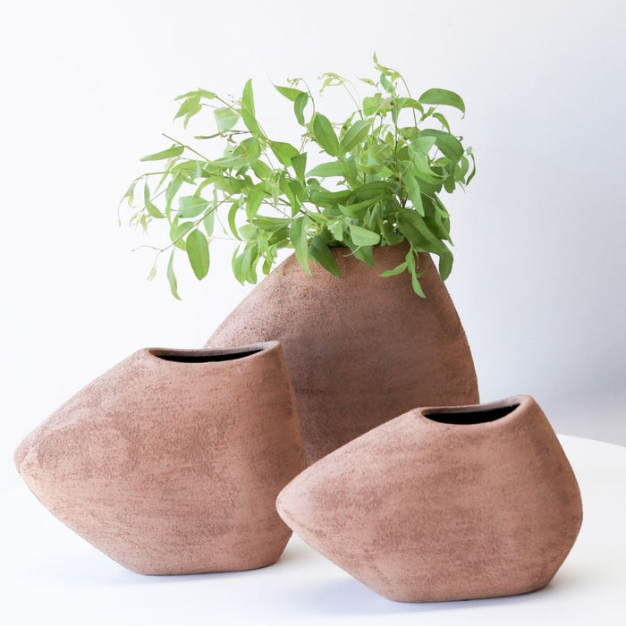 2 set Shard Vases Mocha - (S) 17cm tall x 27cm wide x 9cm thick