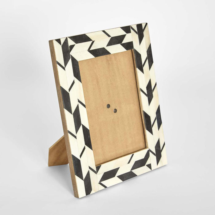 Ona Bone Inlay 5 x 7  Photo Frame Black & White
