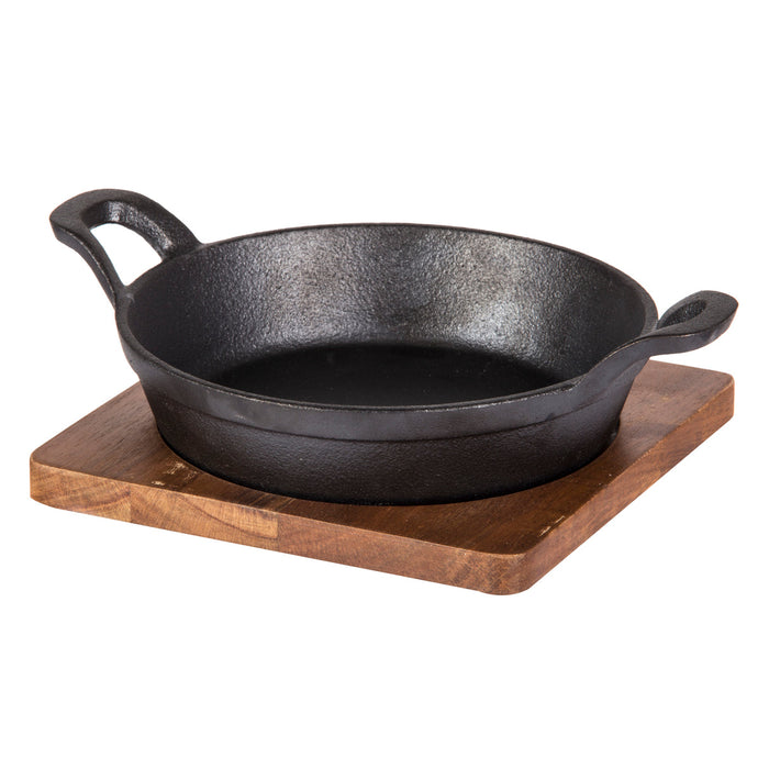NSIMG-SHA256:e2fa31b3c1afe4d42438dca21b4e9ad9f80229aef10f54b00fdc4eb6e463c324 · Isalbi Davis & Waddell Fine Foods Cast Iron Round Skillet with Acacia Trivet Black & Natural