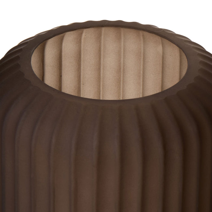 NSIMG-SHA256:8918de942aa0a57832075e7845e1cac0321688a8ae8e98ae00d53890945fa7f8 · Isalbi Amalfi Nils Vase Frosted Brown