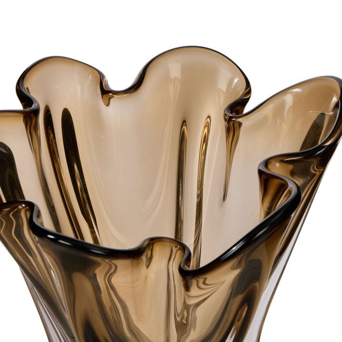 NSIMG-SHA256:440601a1fcb63b97d335fcdca917c379545976b83d5c7f7eab63112c627d8840 · Isalbi Amalfi Wavy Glass Vase Amber