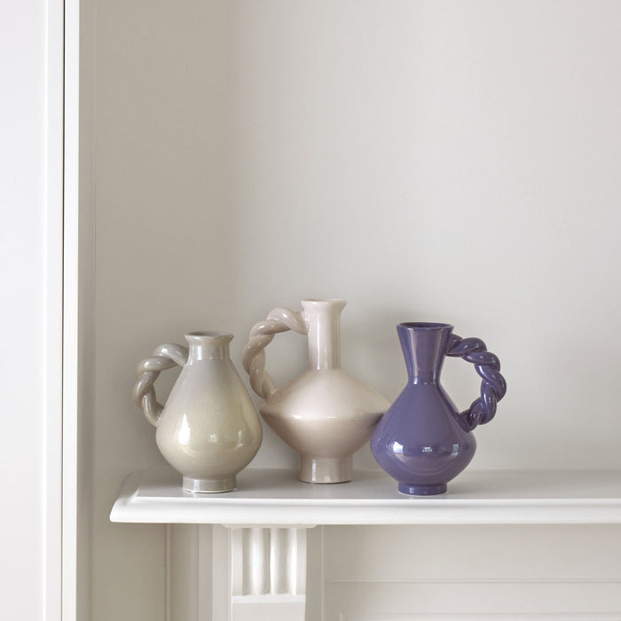 NSIMG-SHA256:0249bc8ae5382433bbd982198467f76f02e9fbf5285ddb865fad684dd956dafd · Isalbi Emporium Arlo Twist Vase Small Soft Green