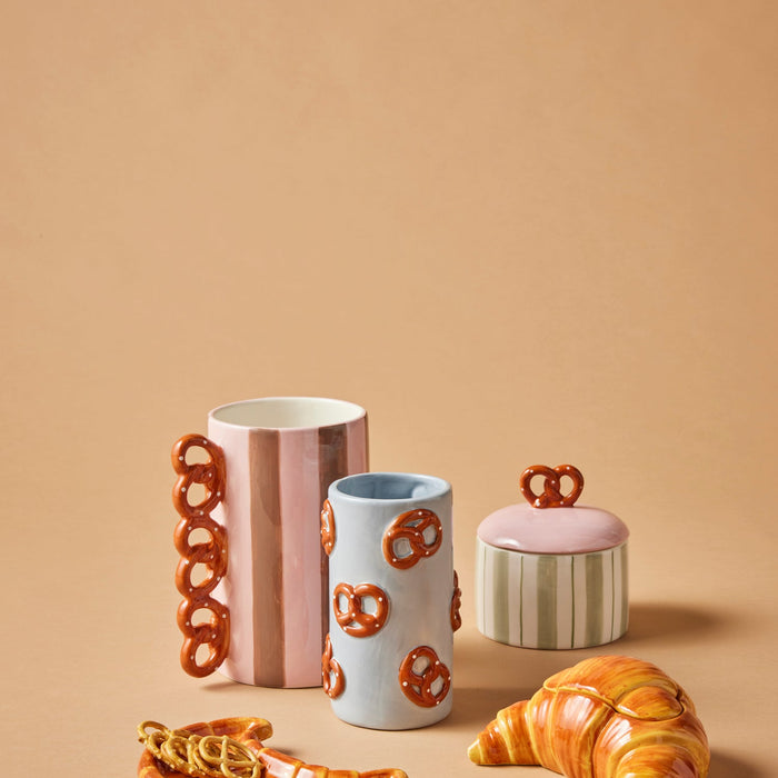 NSIMG-SHA256:2beaefafefeeb4d9d0eca03629d593fc8619d4039b71014cd35a8be2f2c9c9f6 · Isalbi Emporium Pierre Pretzle Vase Blue & Brown