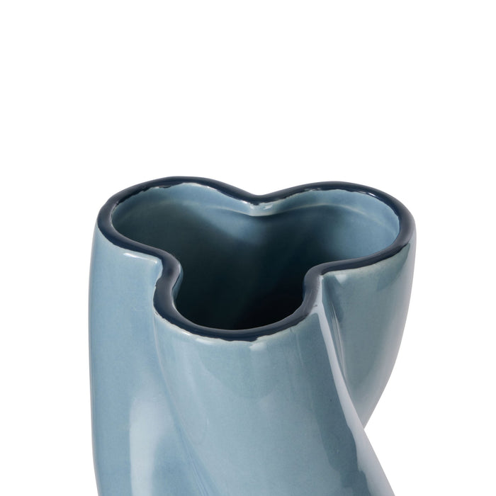 NSIMG-SHA256:358a90c48077429acd636fc716701fe1c9b9a45fc833d869288b98c79ad29cdb · Isalbi Emporium Rory Twist Vase Blue