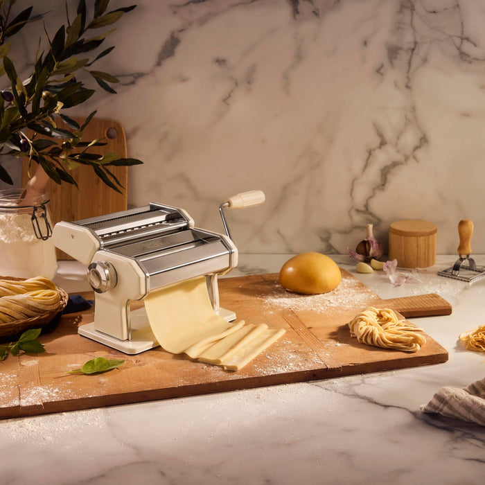 NSIMG-SHA256:8c7ef0b28dfd9350a4ca58239468030c8f7fa8c8fb193ba572d528bb875ada1a · Isalbi Davis & Waddell Ravioli Square Cutter Silver & Beechwood