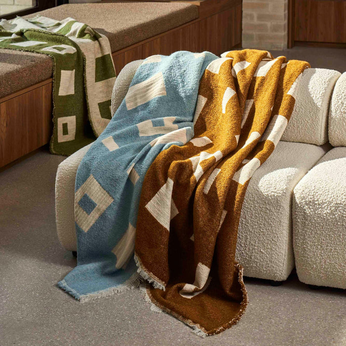 NSIMG-SHA256:a35662ade8a726fe231d158ecf33f1a8e82ea3d59706a57f86fe54e44ae15fbc · Isalbi Amalfi Cosmo Throw Rust & Natural
