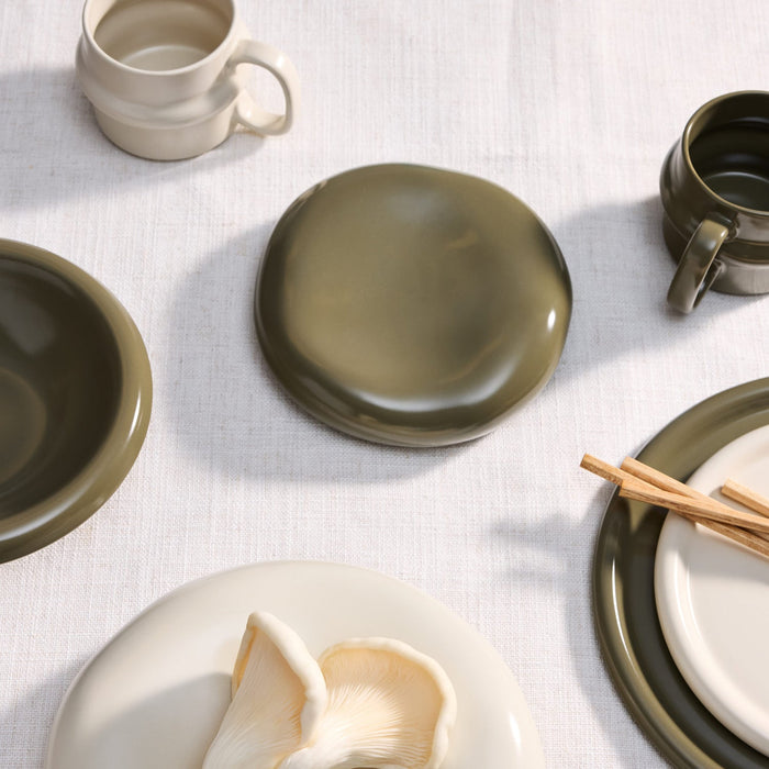 NSIMG-SHA256:f06c5a3add644ec386c78cc1c3d4c9fd97ed0baa7152bb65b1f4de370354e454 · Isalbi Amalfi Form Dinner Plate Green