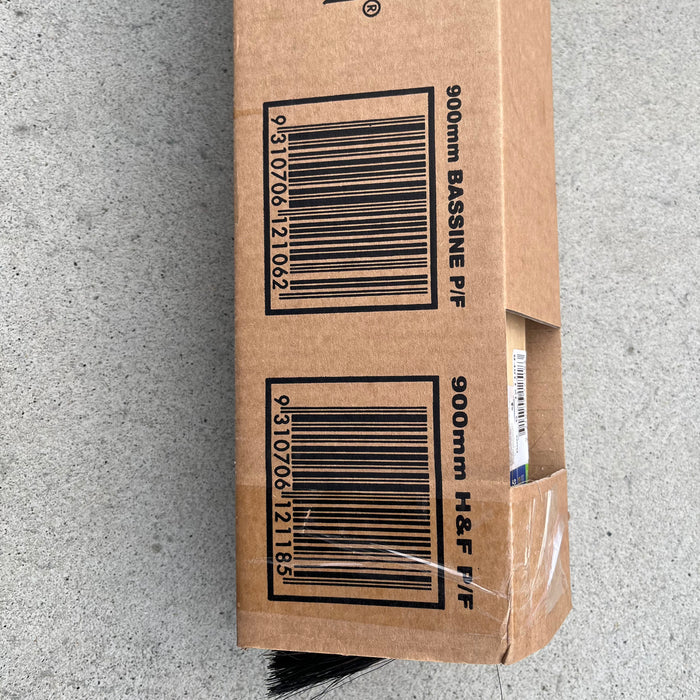 Oates B-12118FB 900mm Natural &amp; Synthetic Broom + Bracket – Heavy-Duty &amp; Extra-Wide Cleaning!