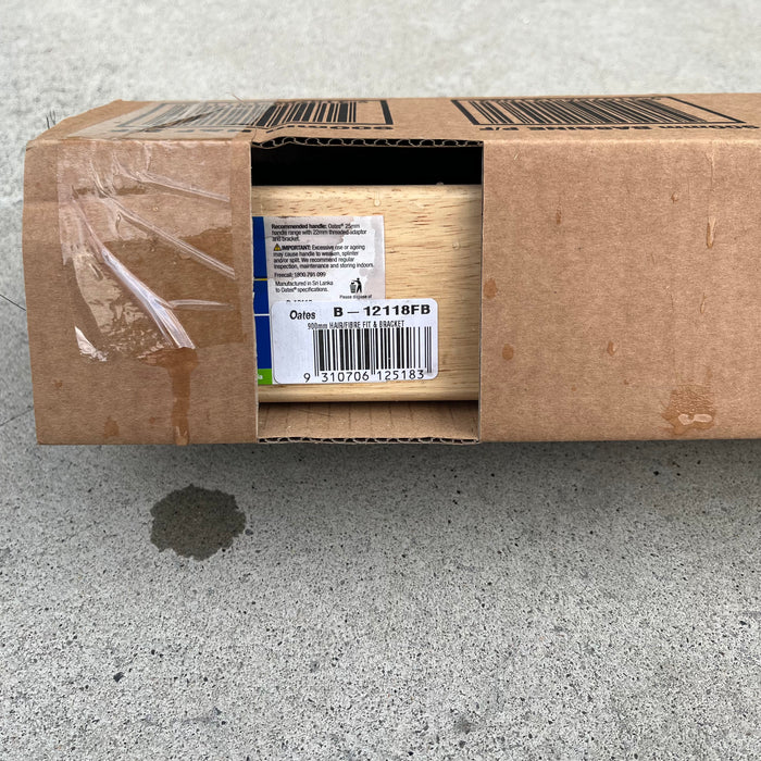 Oates B-12118FB 900mm Natural &amp; Synthetic Broom + Bracket – Heavy-Duty &amp; Extra-Wide Cleaning!