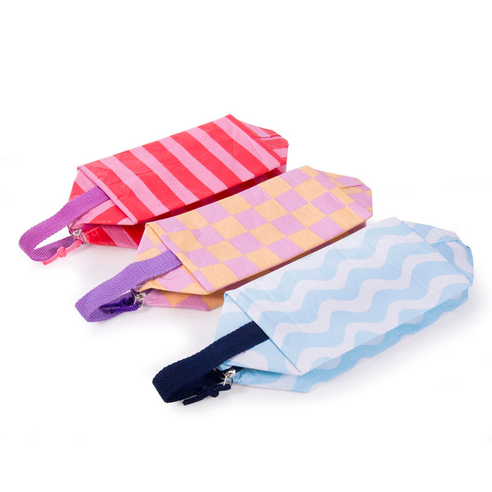 NSIMG-SHA256:01f78d081aff104fa39647a958e67003b4300be5d73526deebb20d103aa400f6 · Isalbi isGift Toiletries Bag - Fly With Me CDU 12pcs/3 Assorted