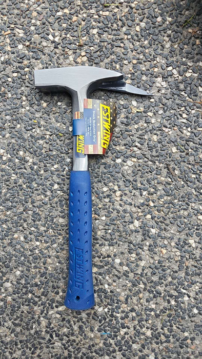 ESTWING 21 oz Solid steel German pattern latthammer with milled face, magnet and blue nylon vinyl sho