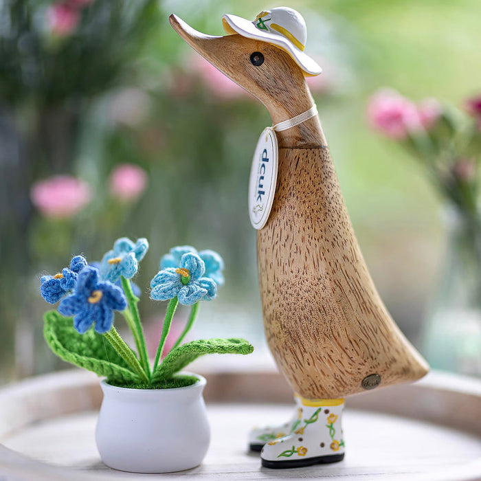NSIMG-SHA256:fdbec53bd296588a94cea06847701c83e3eff23b36305d7e2111bbc478e8039f · Isalbi DCUK British Flower Hat and Boots Ducklings 3 Assorted Natural